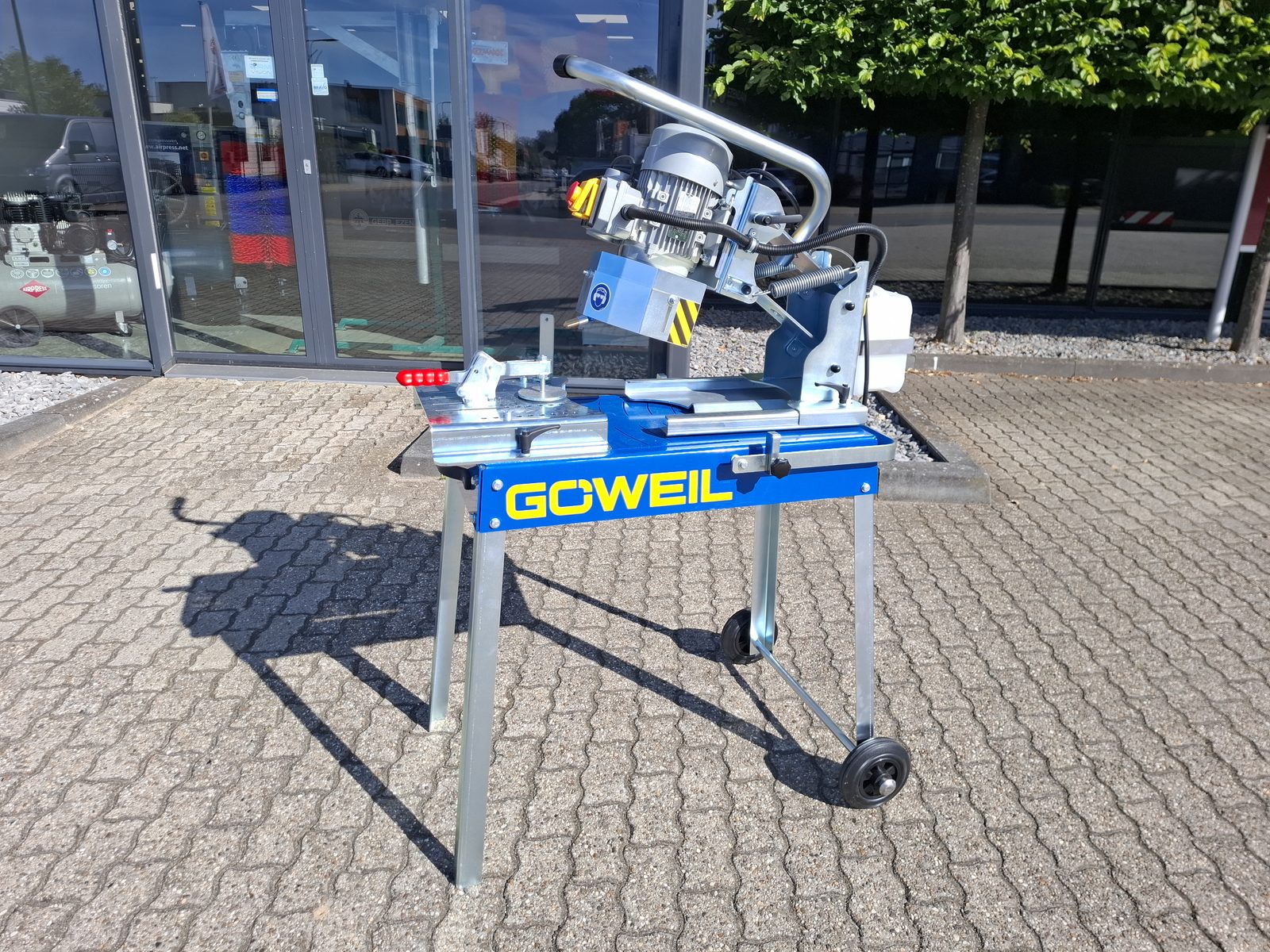 Goweil messenslijper afgeleverd