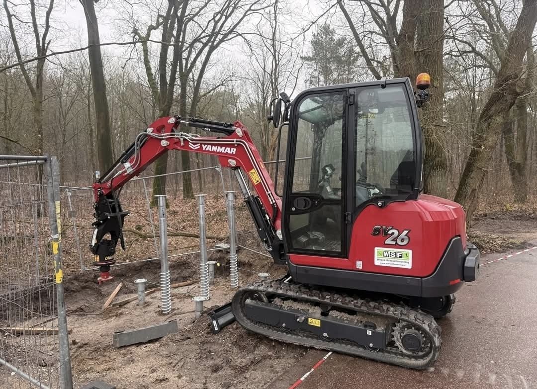 Yanmar SV26vt Pro-Line afgeleverd voor het plaatsen van schroeffundaties